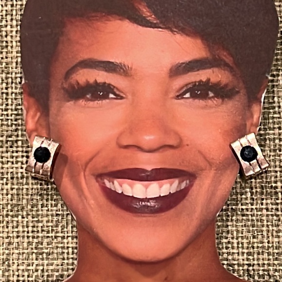 Pierced earrings & chocker necklace - Picture 3 of 5